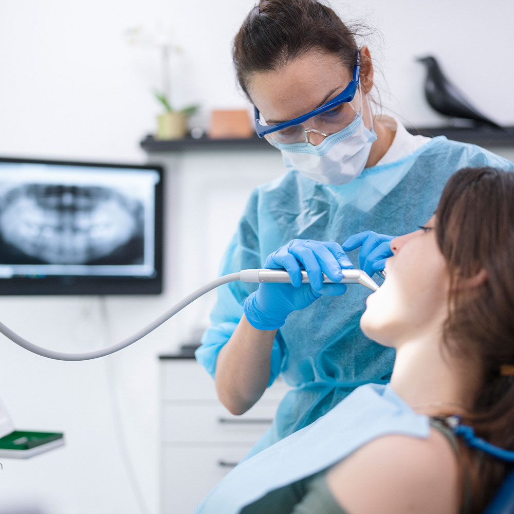 Emergency dental treatment near Montebello